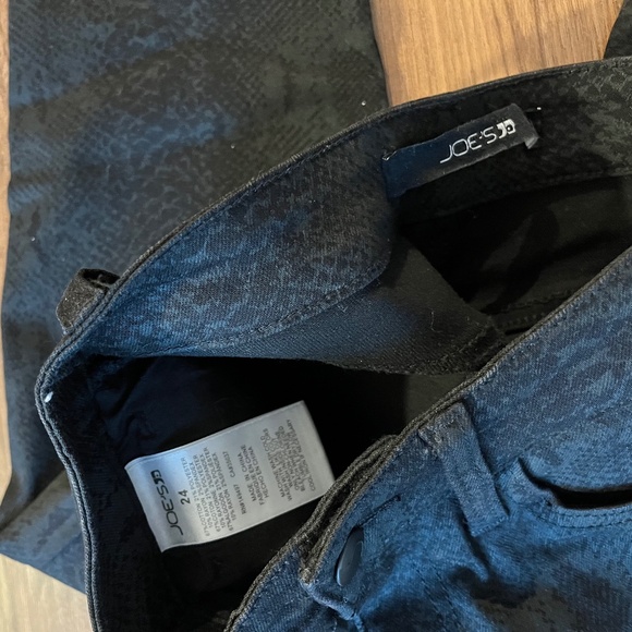 Joe's high rise skinny jeans snake print Size 24 - Picture 3 of 5